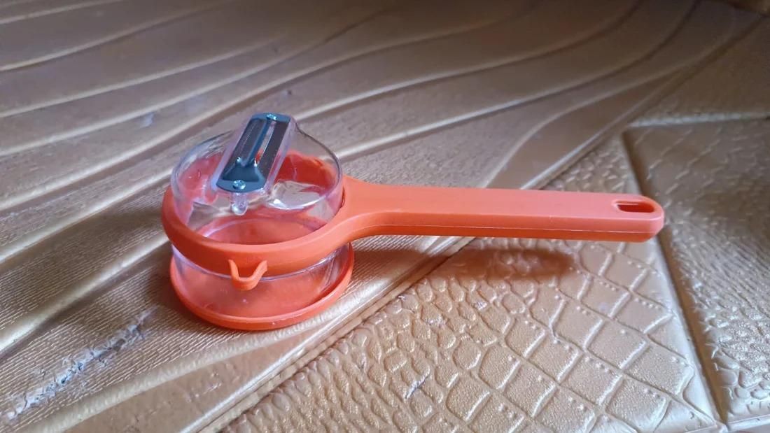 Peeler with Storage Box – 2-in-1 Kitchen Essential