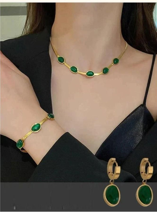 Oval Green Crystal Pendant Necklace Set with Bracelet – Elegant Jewelry for Women